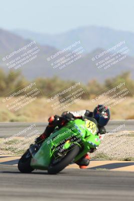 media/Oct-04-2025-CVMA (Sat) [[408bcdd6e4]]/Race 13-Amateur Supersport Open/
